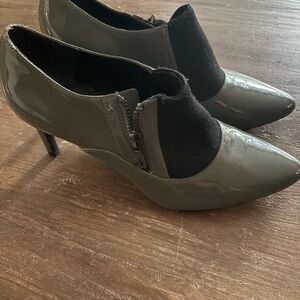 Calvin Klein Jalana Patent Leather Heels. Size 6